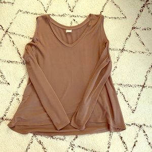 Off the shoulder long sleeve t shirt